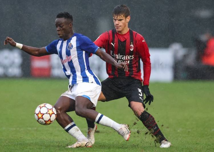 遗憾!米兰2022年270万欧卖科尔克兹,如今4000万英镑加盟利物浦